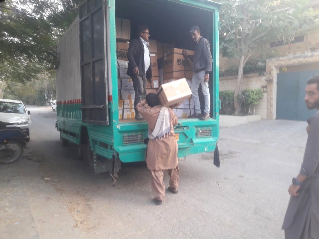 PAKLAND Moving Truck On-Site