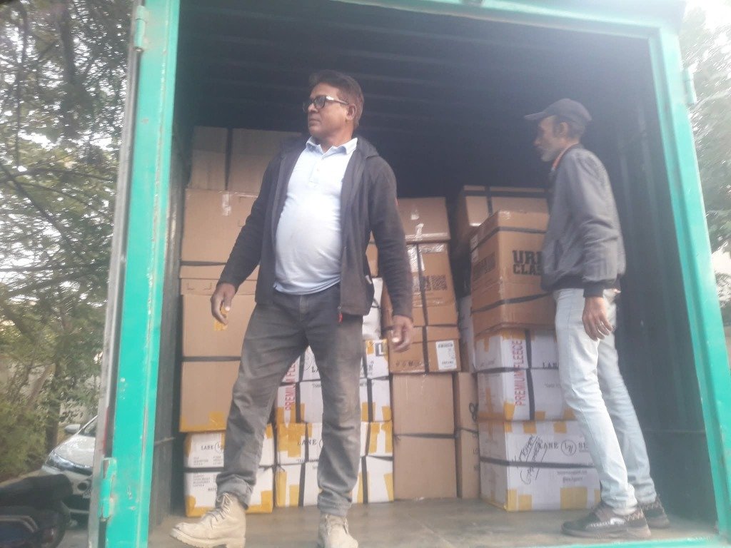 Managerial Supervision for Container Loading